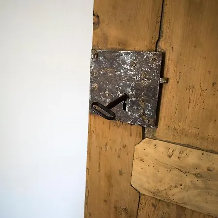 Enjoyable Location In Old House, Maggiore Apartamento Castelveccana